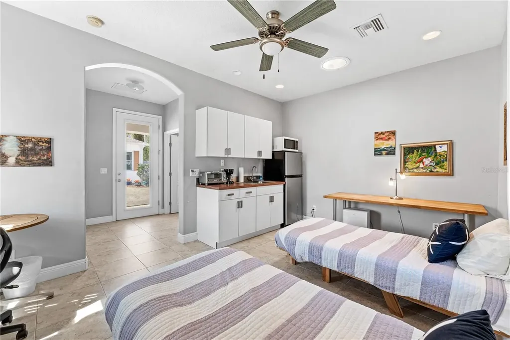 827 E 26th Avenue New Smyrna Beach FL 32169