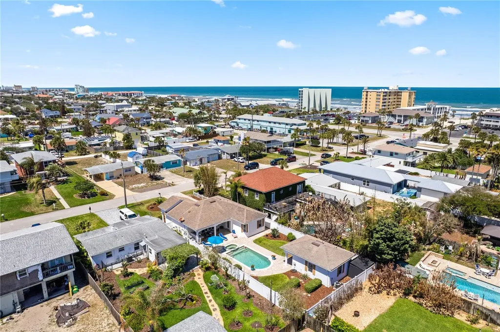 827 E 26th Avenue New Smyrna Beach FL 32169