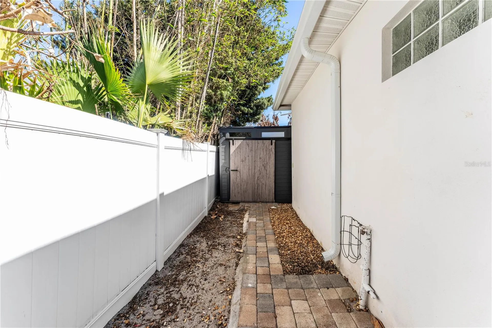 827 E 26th Avenue New Smyrna Beach FL 32169