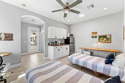 827 E 26th Avenue New Smyrna Beach FL 32169