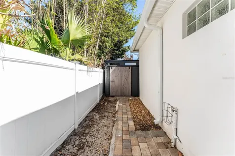 827 E 26th Avenue New Smyrna Beach FL 32169
