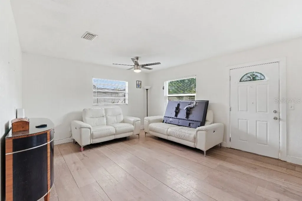 655 Katherine Orlando FL 32810