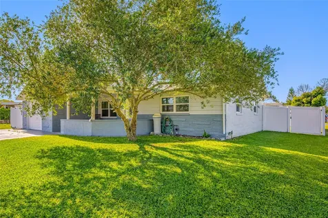 5130 Victoria Lane Holiday FL 34690