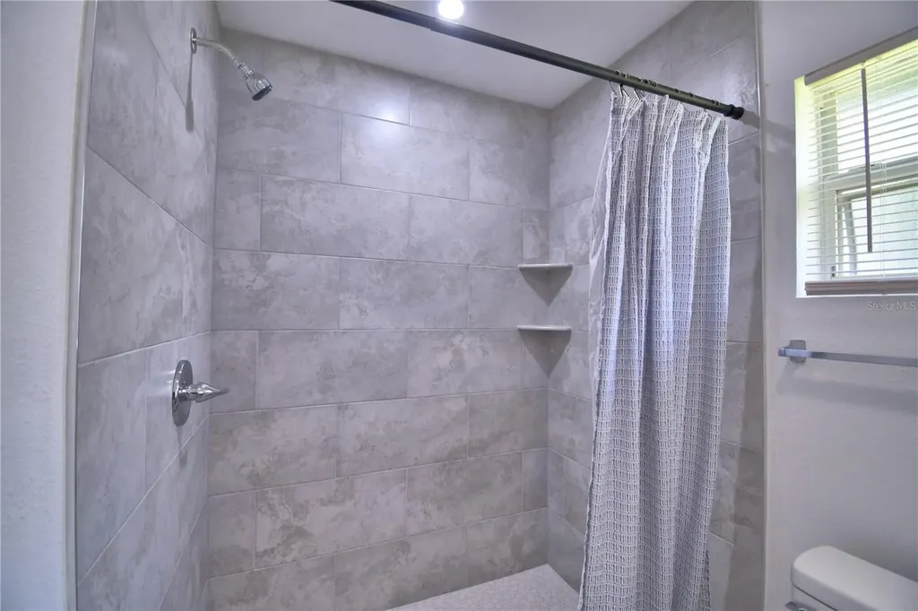 2405 Roslyn Lane Lakeland FL 33812