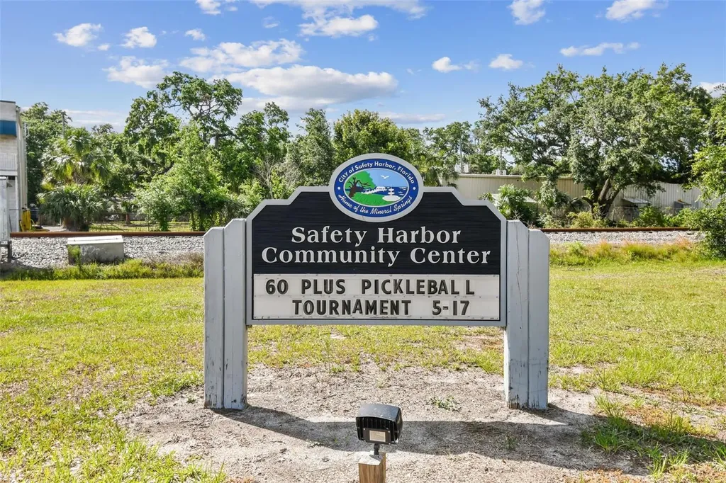 321 11th Avenue S Safety Harbor FL 34695