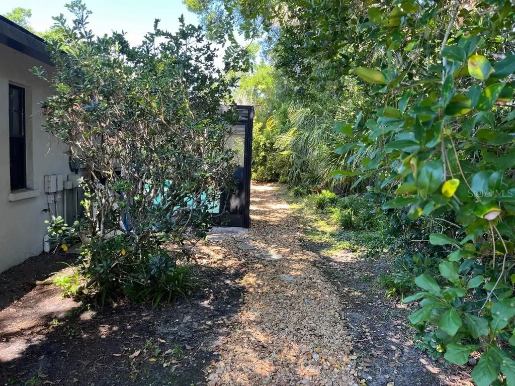 1909 Deancroft Road Sarasota FL 34235