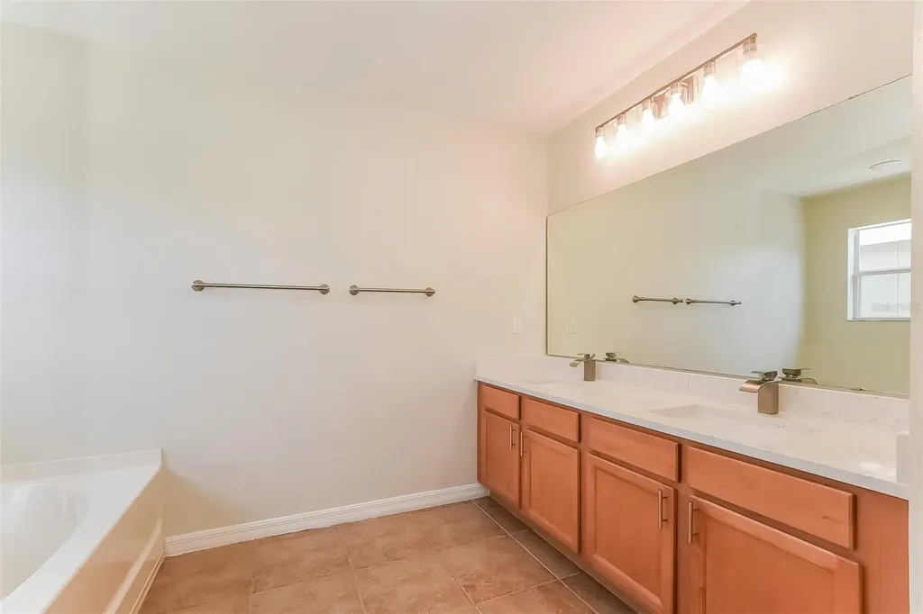 2560 Bullion Loop Sanford FL 32771