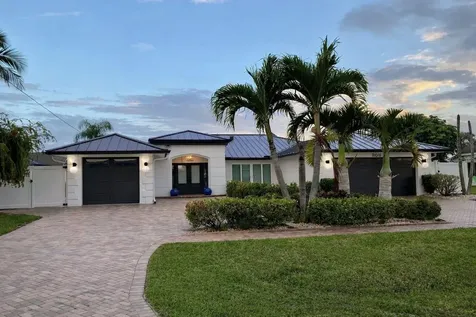 808 SW 52nd Street Cape Coral FL 33914