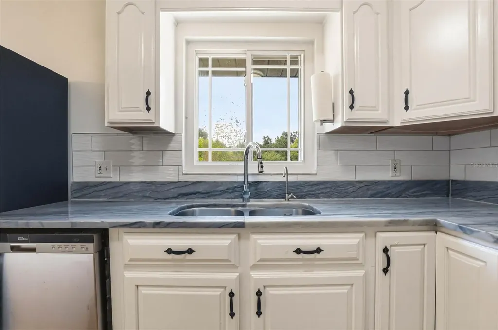 403 Wendel Avenue Lithia FL 33547