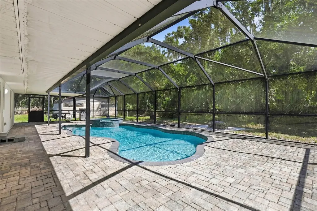 403 Wendel Avenue Lithia FL 33547