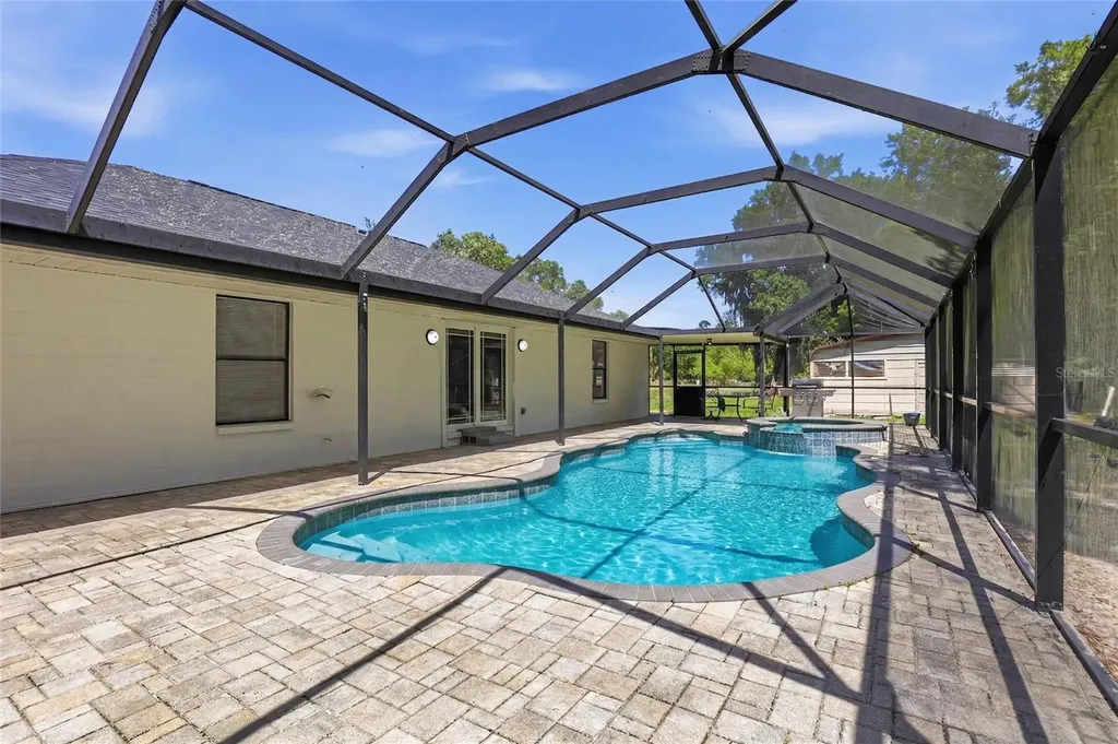 403 Wendel Avenue Lithia FL 33547