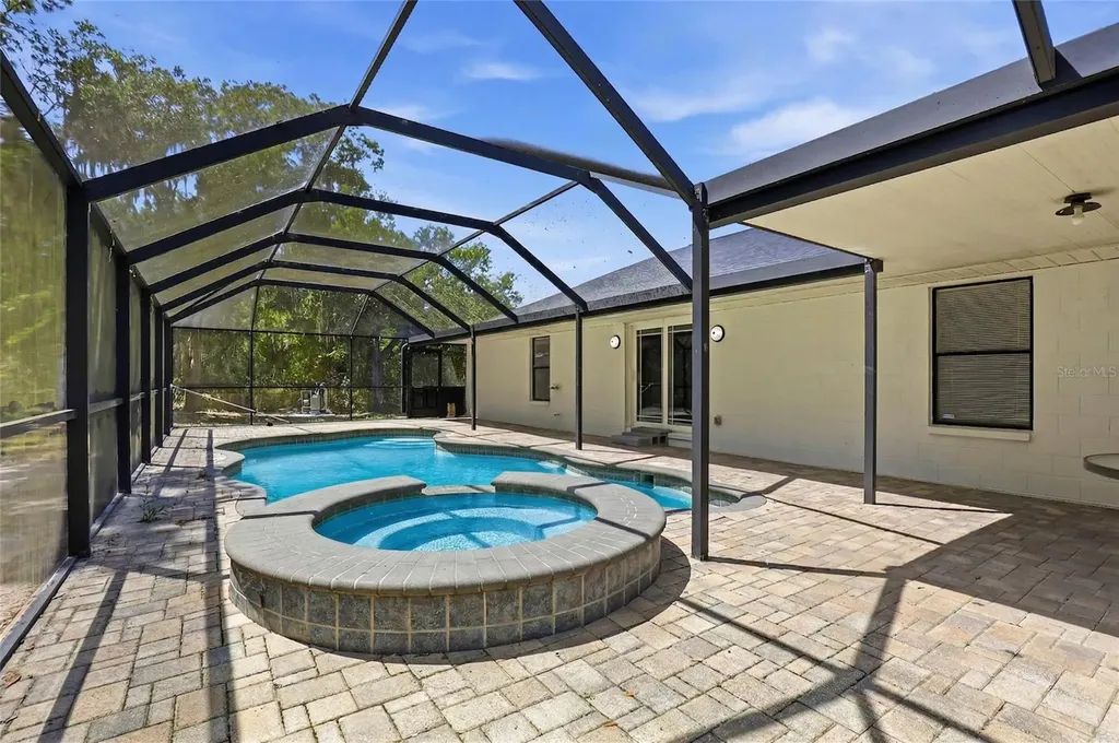 403 Wendel Avenue Lithia FL 33547