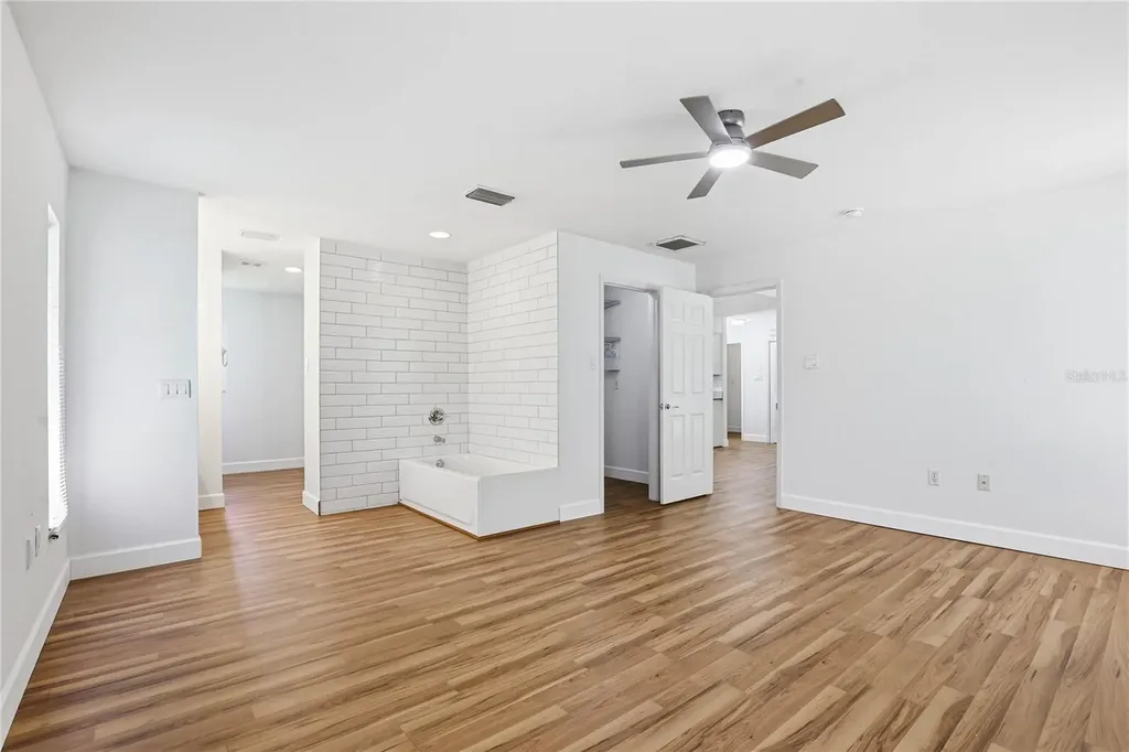 403 Wendel Avenue Lithia FL 33547