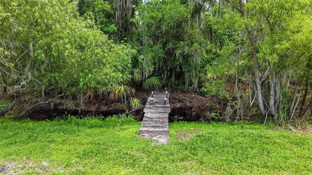 403 Wendel Avenue Lithia FL 33547
