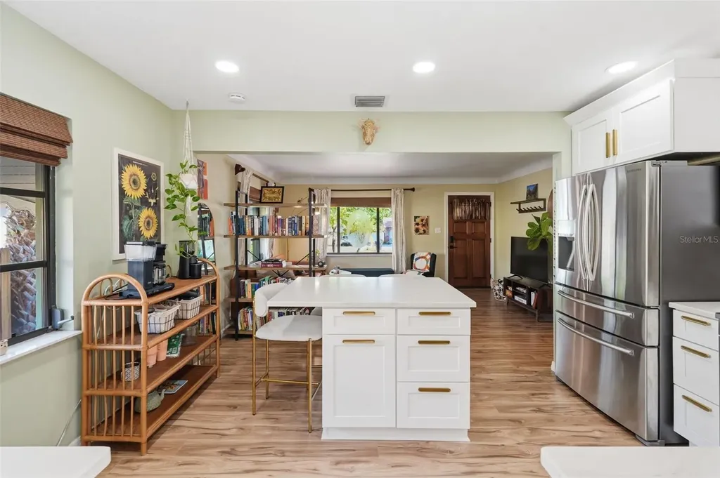 3136 9th Avenue N St Petersburg FL 33713