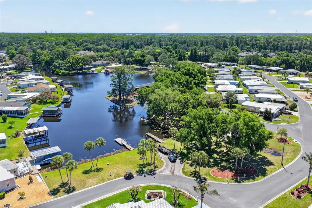 1015 Southland Drive Tavares FL 32778
