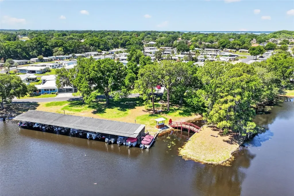 1015 Southland Drive Tavares FL 32778