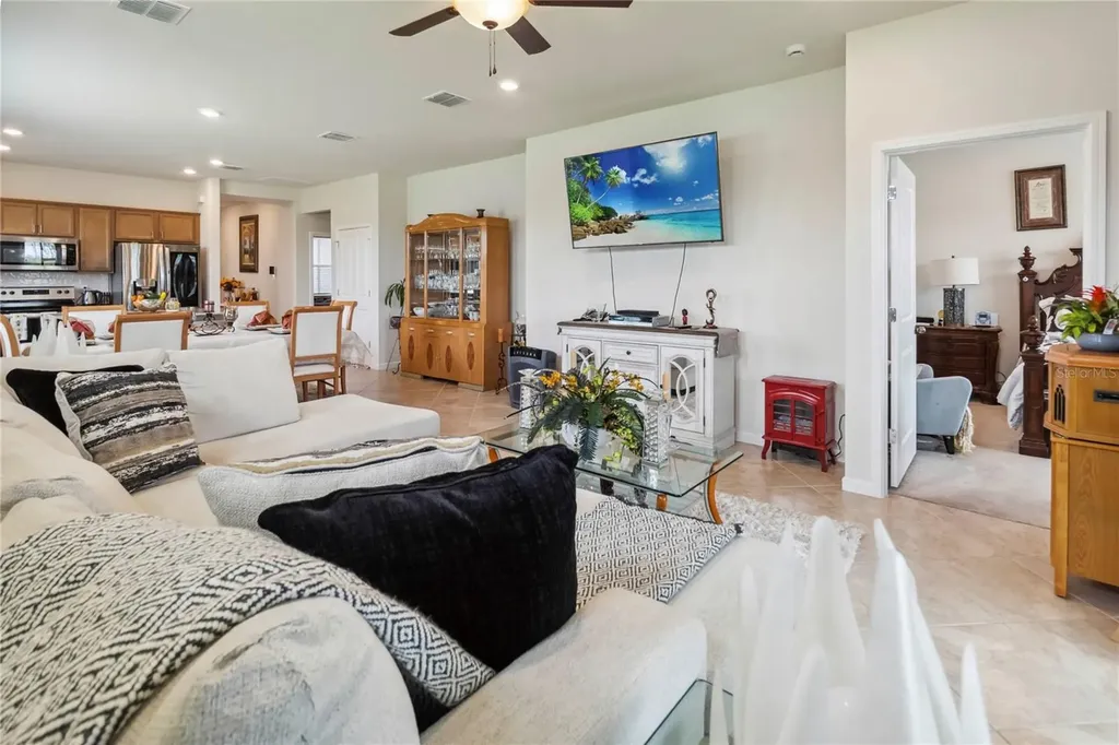 1895 Spring Shower Circle Kissimmee FL 34744