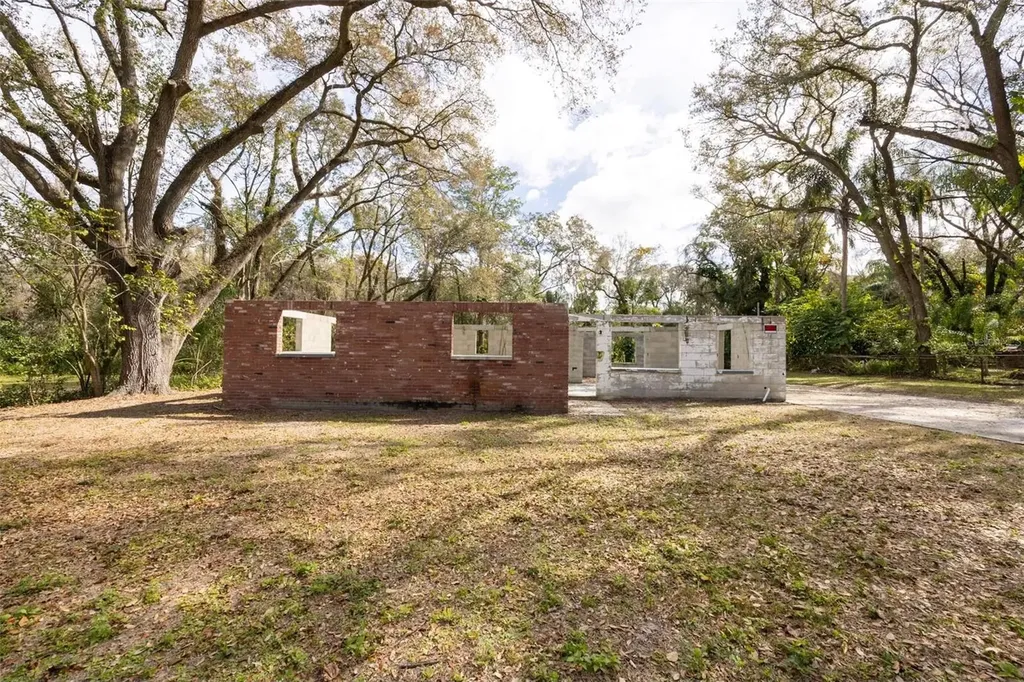 5515 N Falkenburg Road Tampa FL 33610