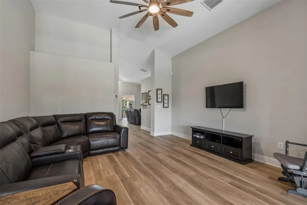 2336 Nesslewood Drive Wesley Chapel FL 33543