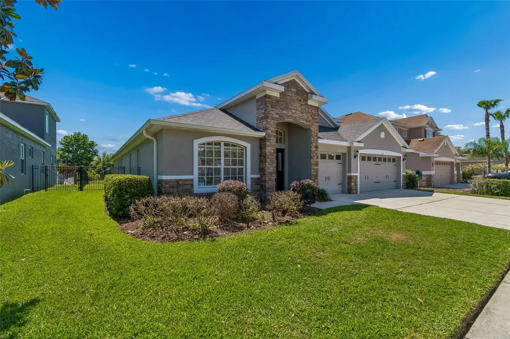2336 Nesslewood Drive Wesley Chapel FL 33543