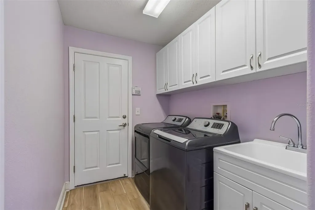 2336 Nesslewood Drive Wesley Chapel FL 33543