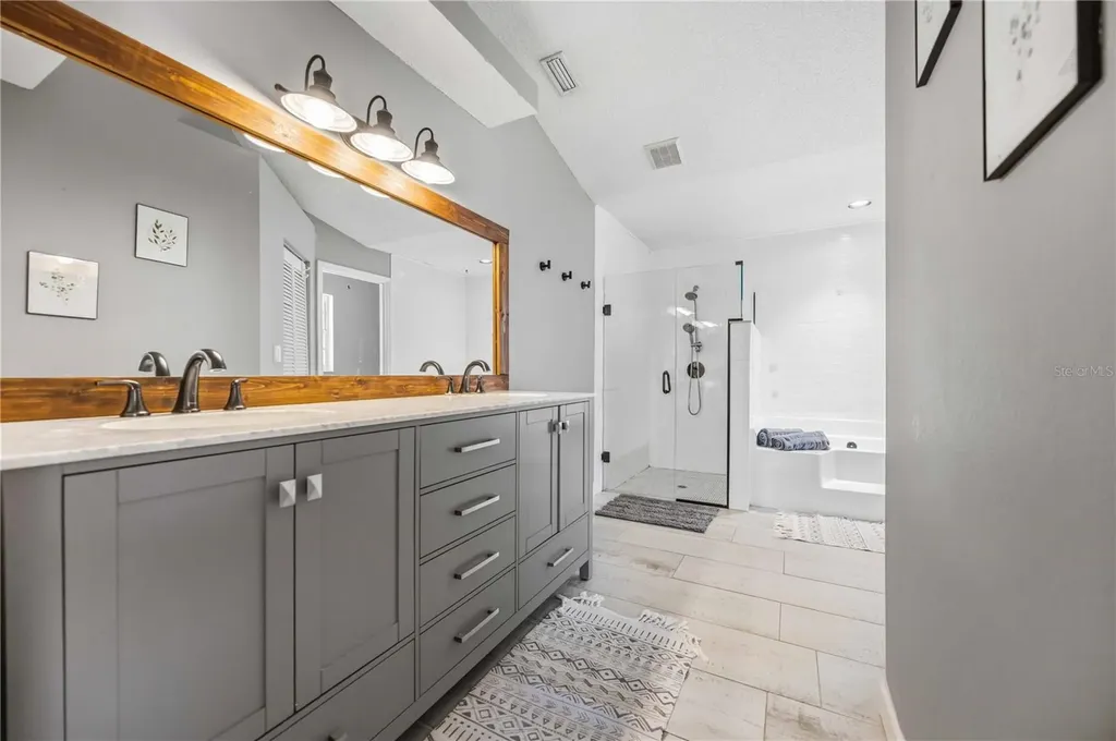 4851 Hamlets Grove Drive Sarasota FL 34235