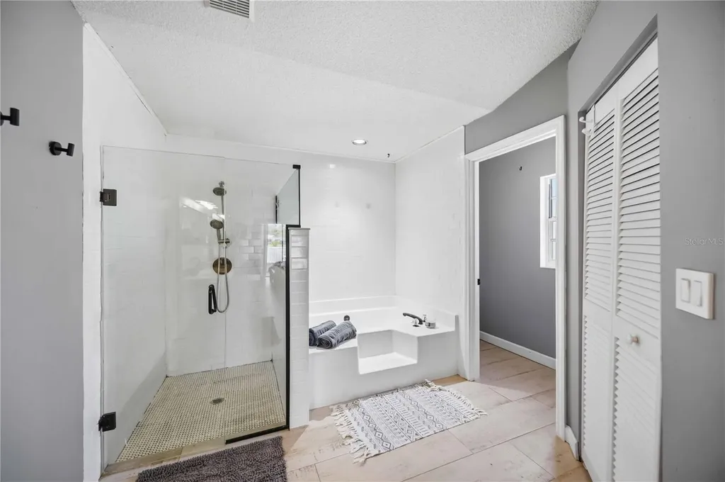 4851 Hamlets Grove Drive Sarasota FL 34235