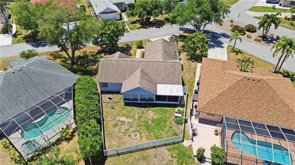 4851 Hamlets Grove Drive Sarasota FL 34235
