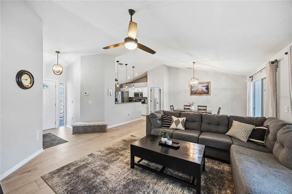 4851 Hamlets Grove Drive Sarasota FL 34235