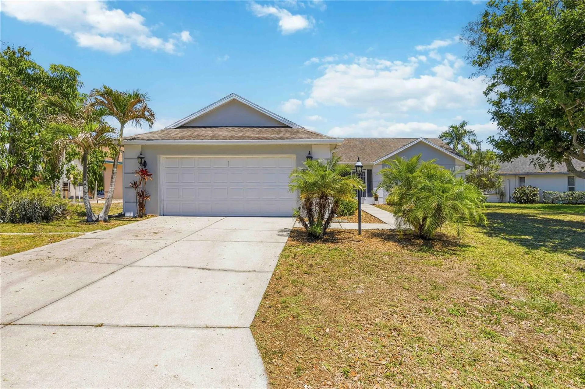 4851 Hamlets Grove Drive Sarasota FL 34235