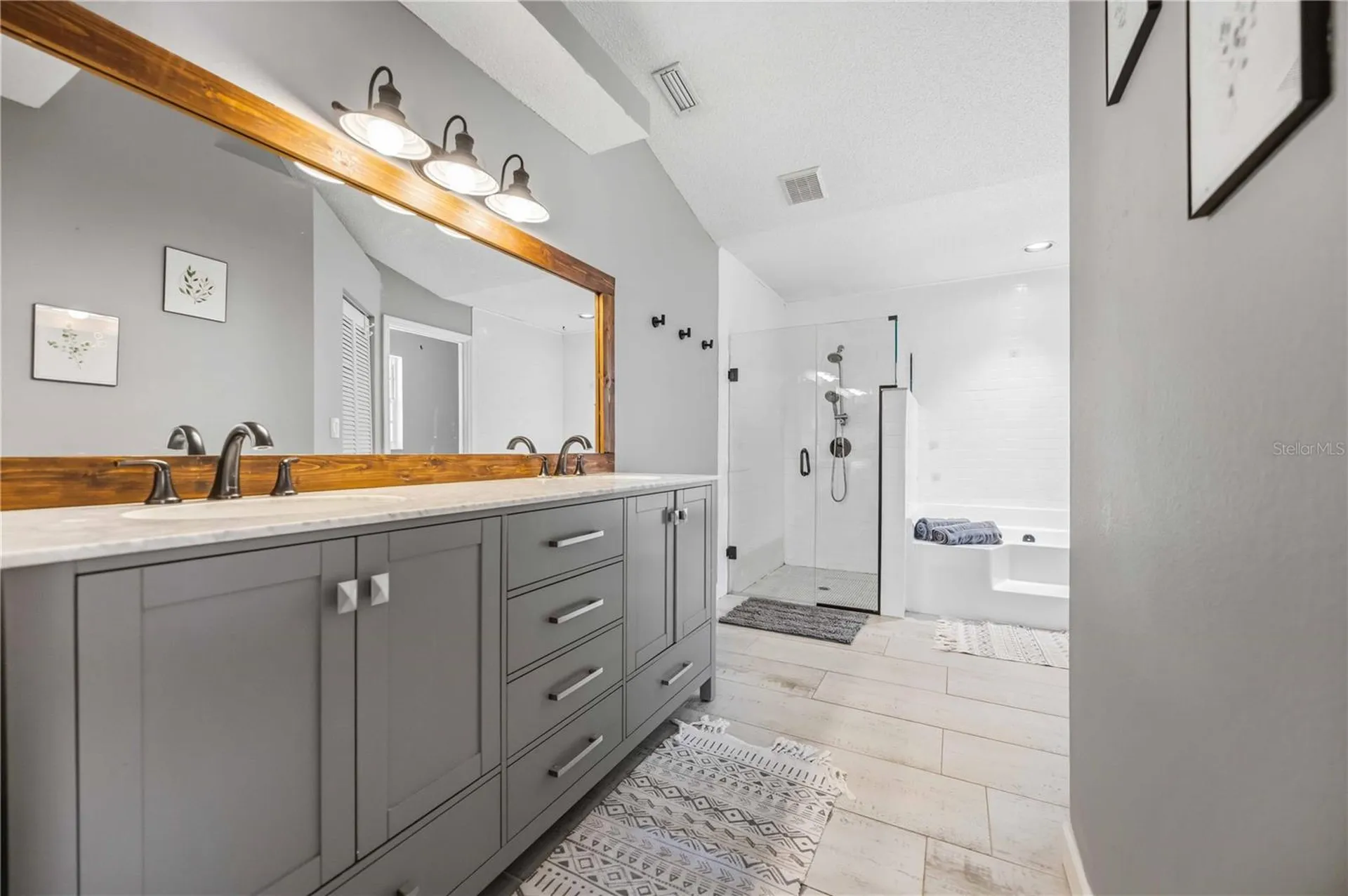 4851 Hamlets Grove Drive Sarasota FL 34235