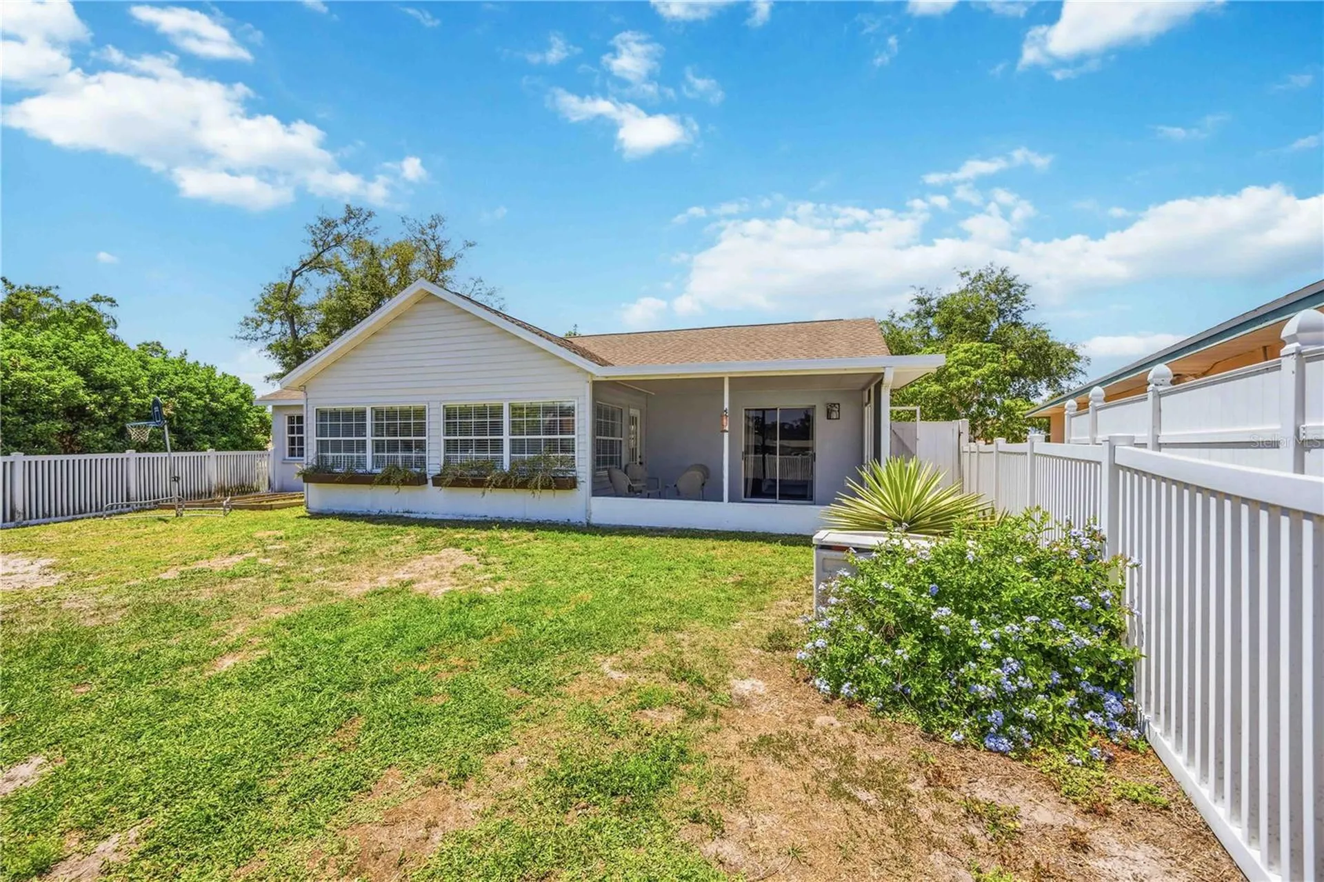4851 Hamlets Grove Drive Sarasota FL 34235