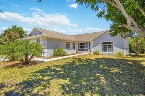 4851 Hamlets Grove Drive Sarasota FL 34235