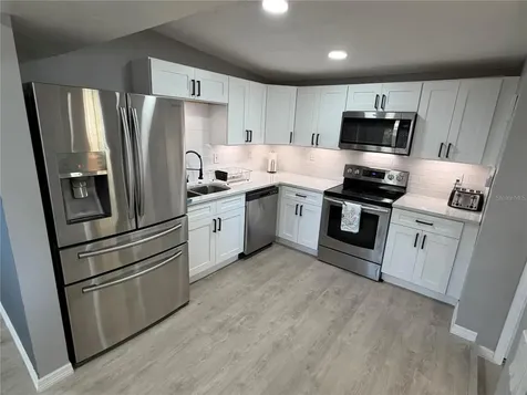 432 2nd Avenue NE Largo FL 33770