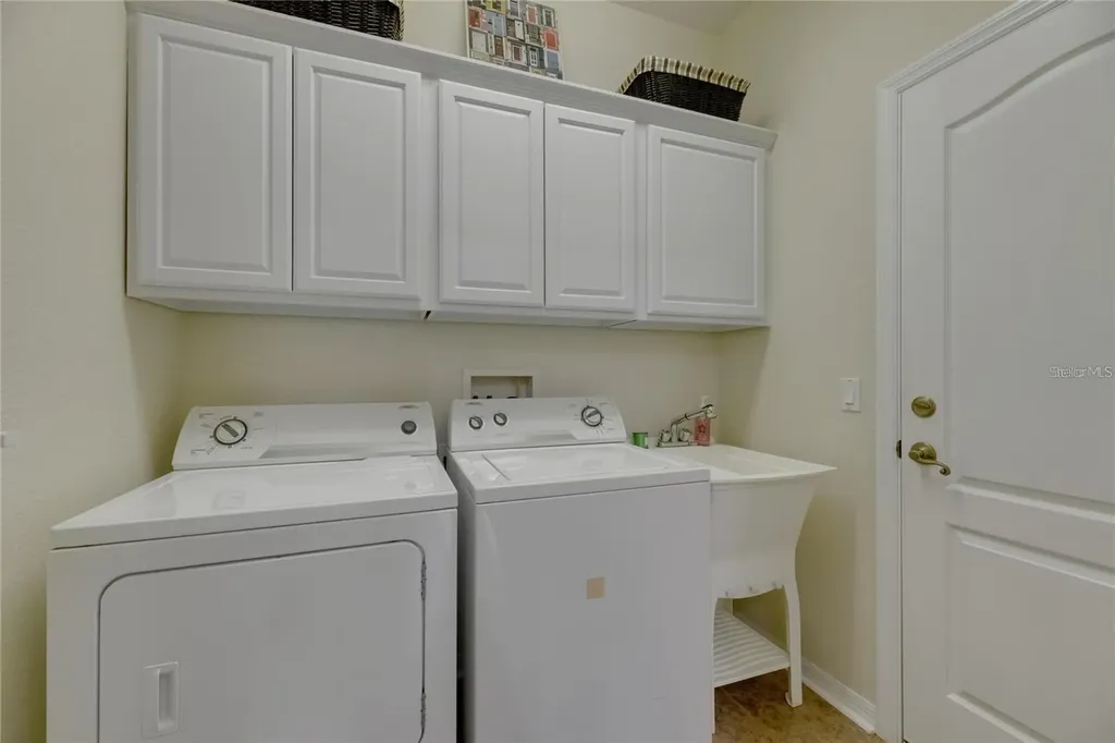 2068 Sifield Greens Way Sun City Center FL 33573