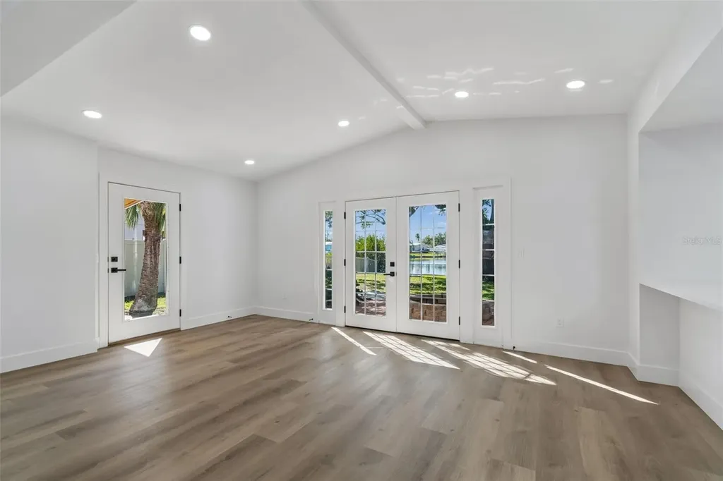 4790 Shore Acres Boulevard NE St Petersburg FL 33703
