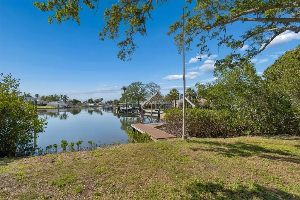 4790 Shore Acres Boulevard NE St Petersburg FL 33703