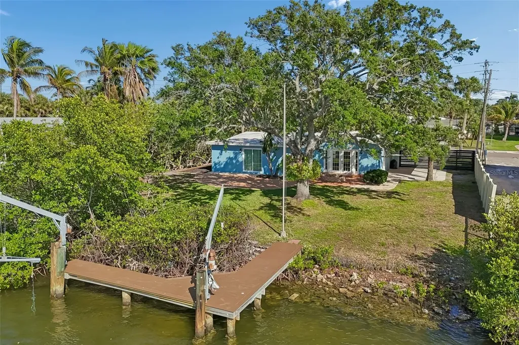 4790 Shore Acres Boulevard NE St Petersburg FL 33703