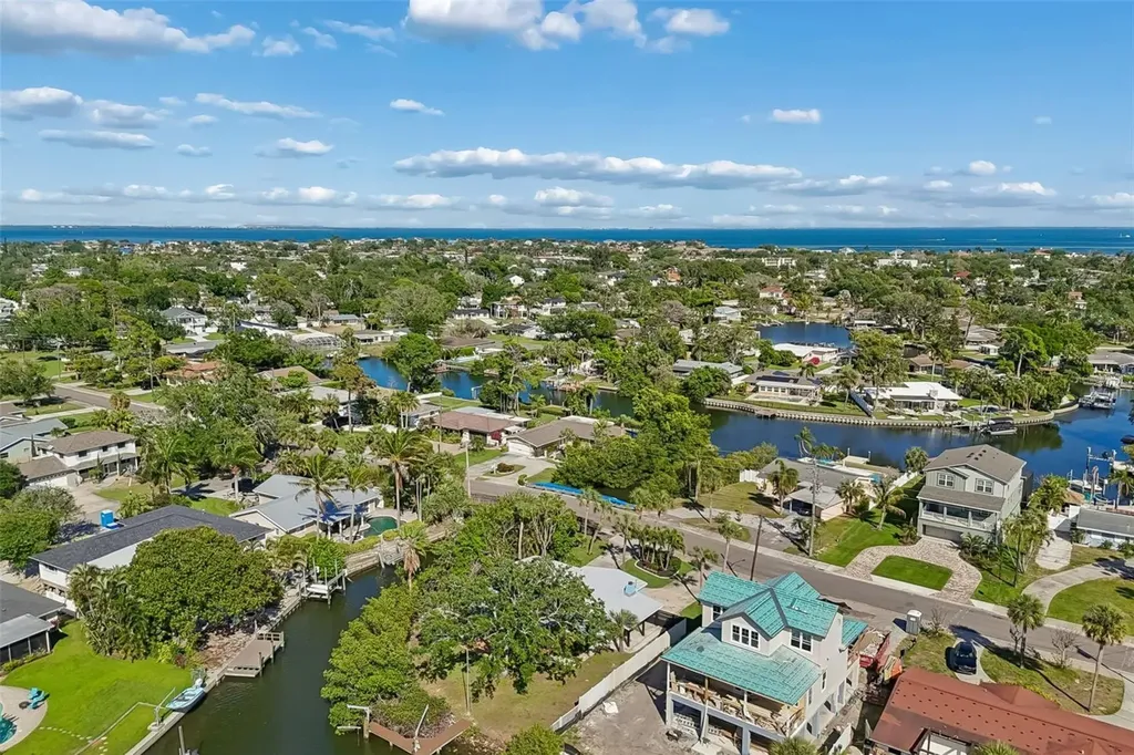 4790 Shore Acres Boulevard NE St Petersburg FL 33703