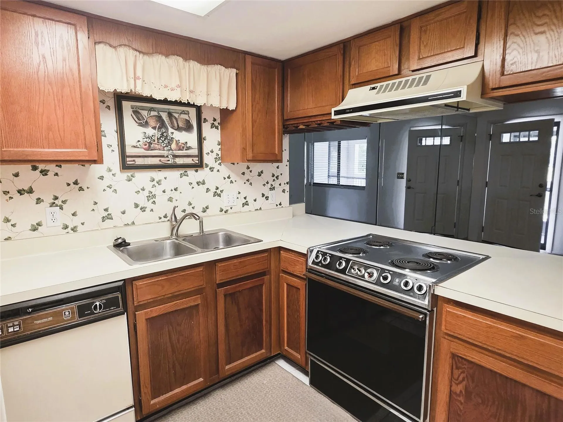 1775 Cupecoy Circle Lutz FL 33558