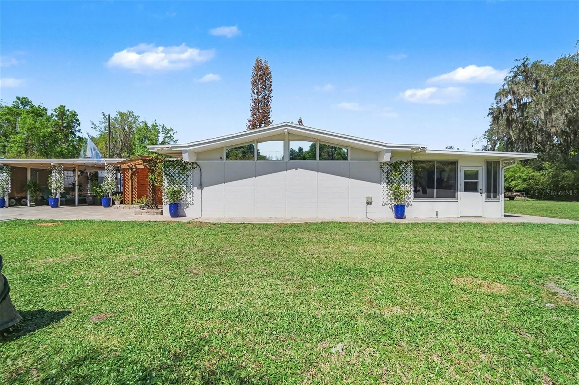 2207 Poinsettia Lane Deland FL 32724