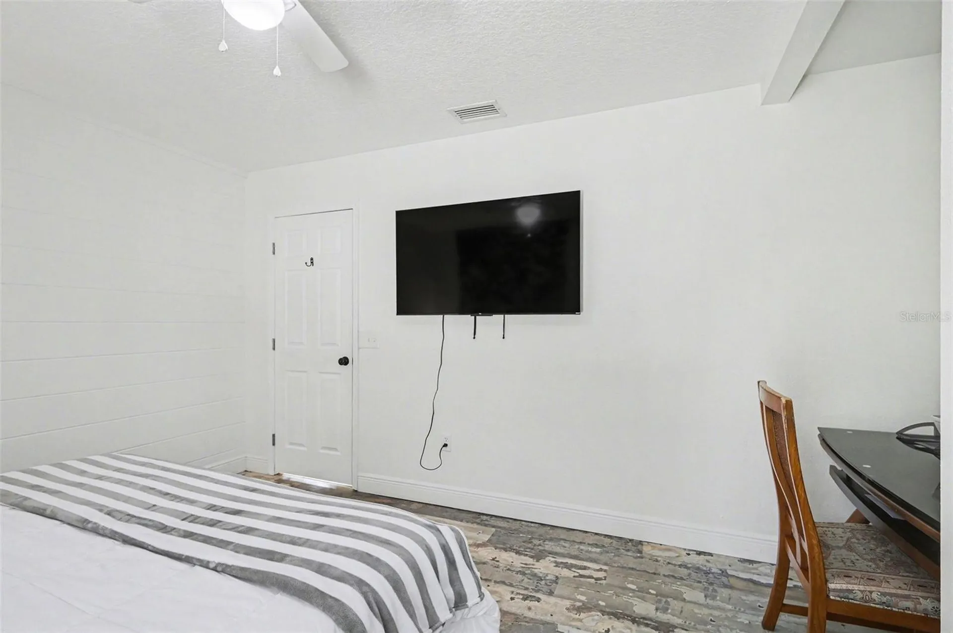 2207 Poinsettia Lane Deland FL 32724