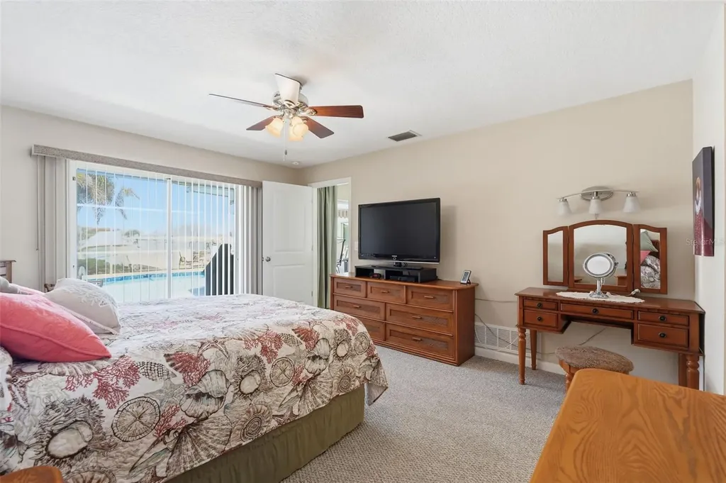 5860 Leeland Street S St Petersburg FL 33715