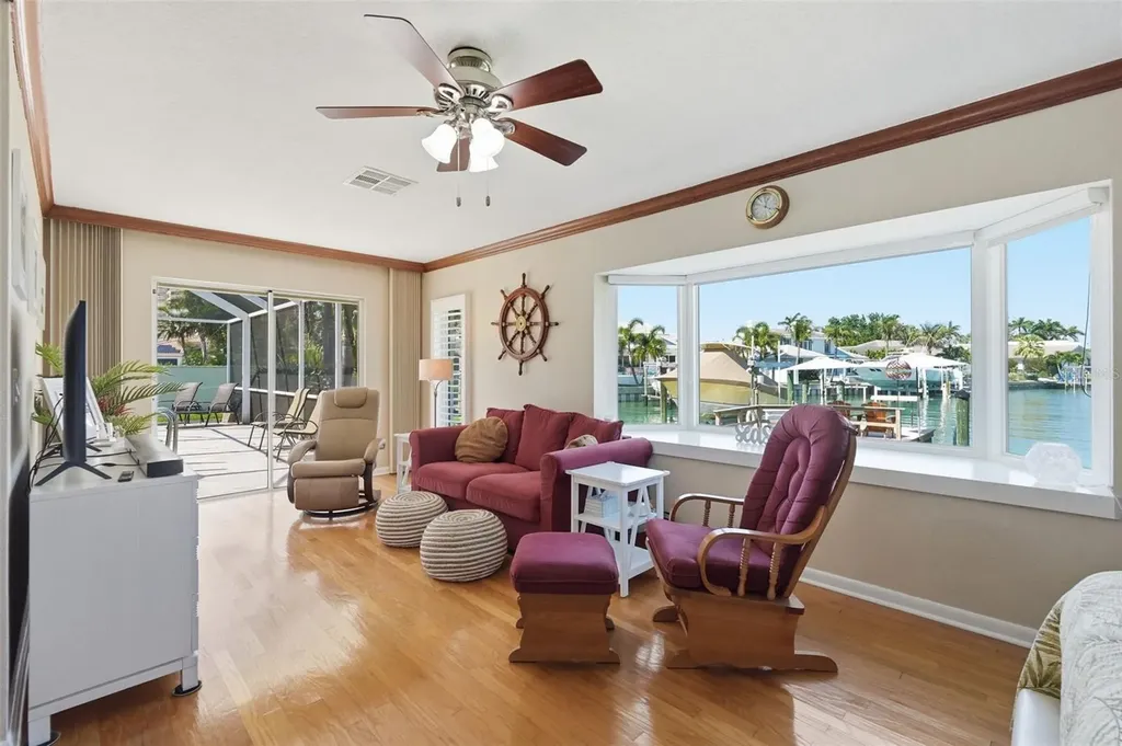 5860 Leeland Street S St Petersburg FL 33715