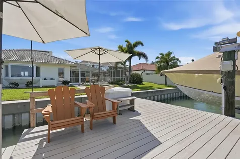 5860 Leeland Street S St Petersburg FL 33715