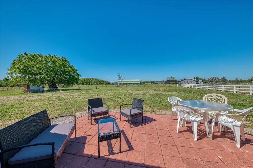 2700 Verna Bethany Myakka City FL 34251