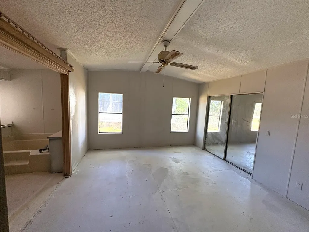 25034 Betton Hill Leesburg FL 34748