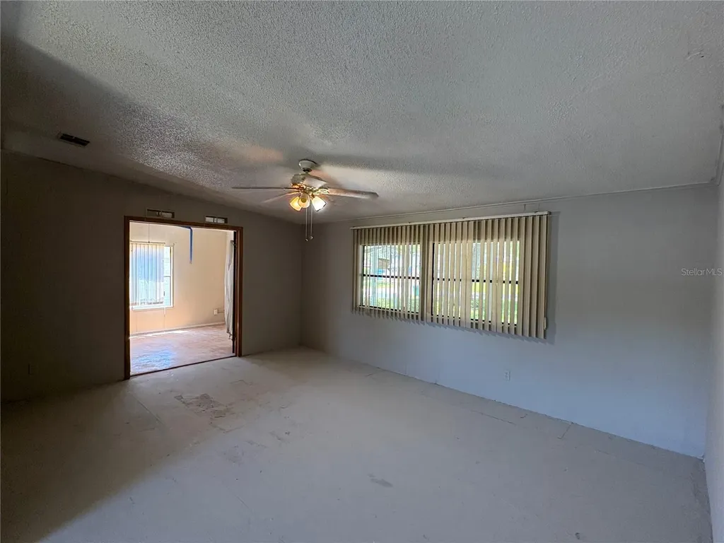 25034 Betton Hill Leesburg FL 34748