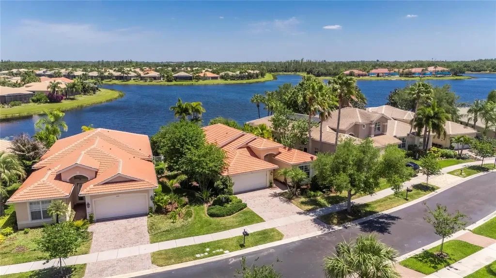 4922 Sapphire Sound Drive Wimauma FL 33598